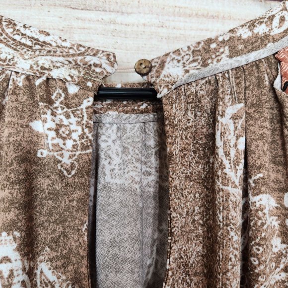 Gimmicks by BKE Brown and Cream Tunic Top - Picture 14 of 16